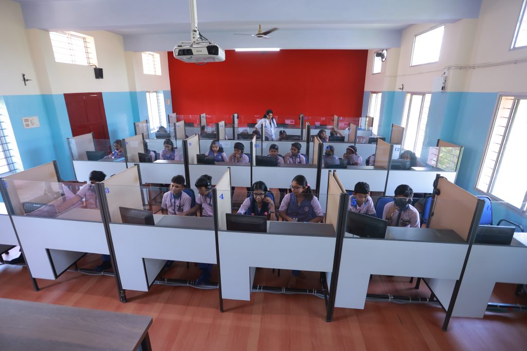 English Language Lab at Sree Narayana Public School